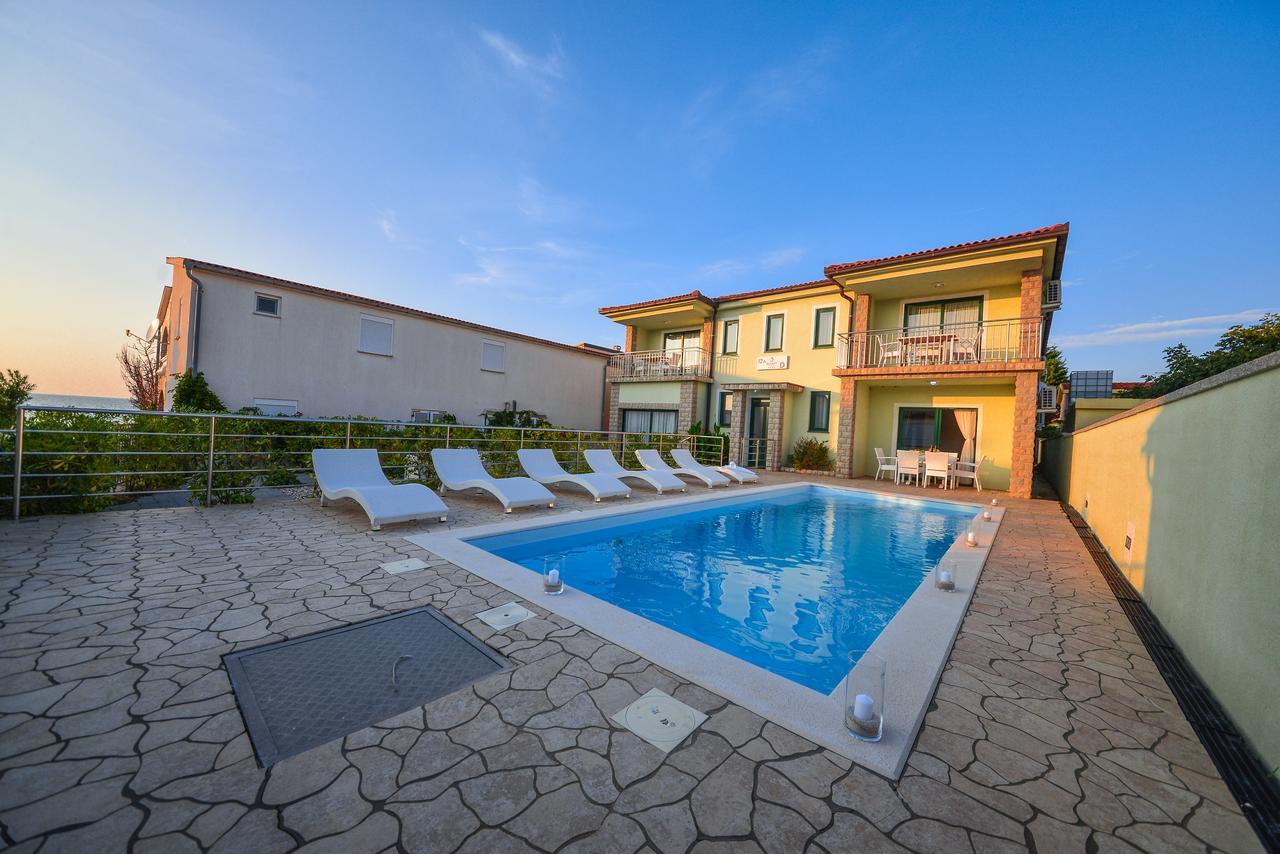 Sunset Deluxe Villa Vir Εξωτερικό φωτογραφία