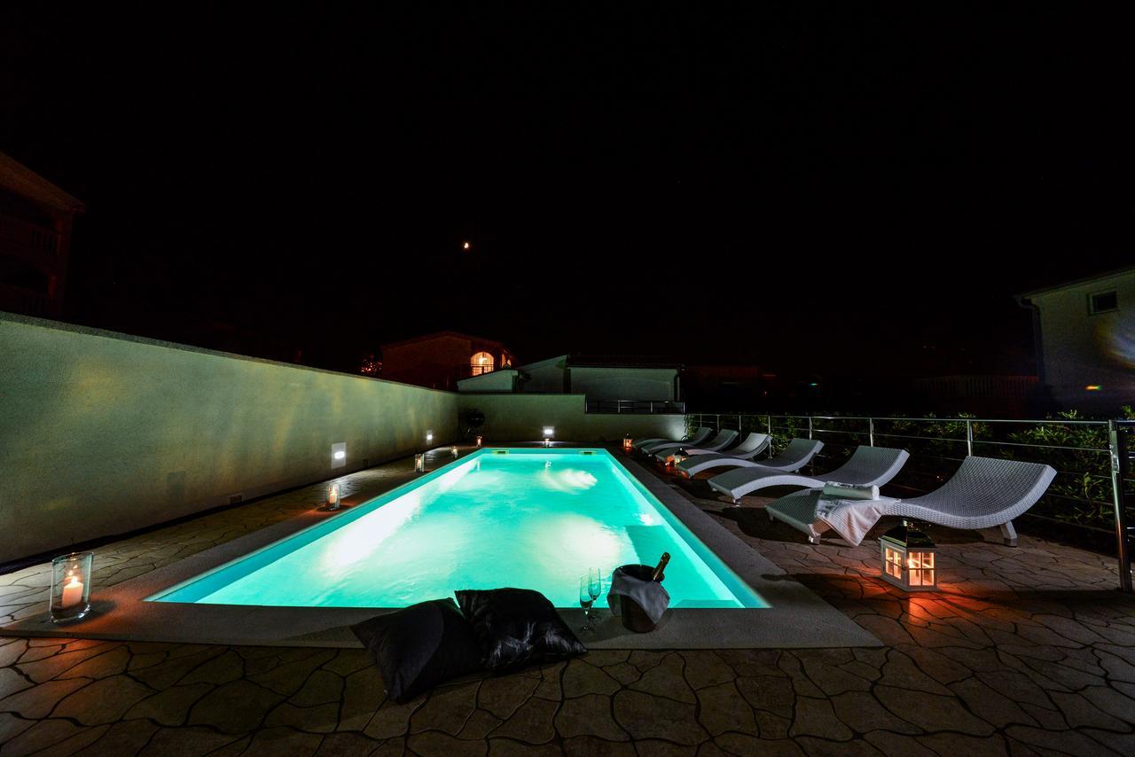 Sunset Deluxe Villa Vir Εξωτερικό φωτογραφία